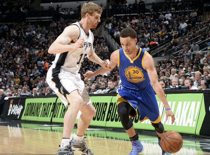 爱游戏2026-国王轻取马刺，乔治带队取胜