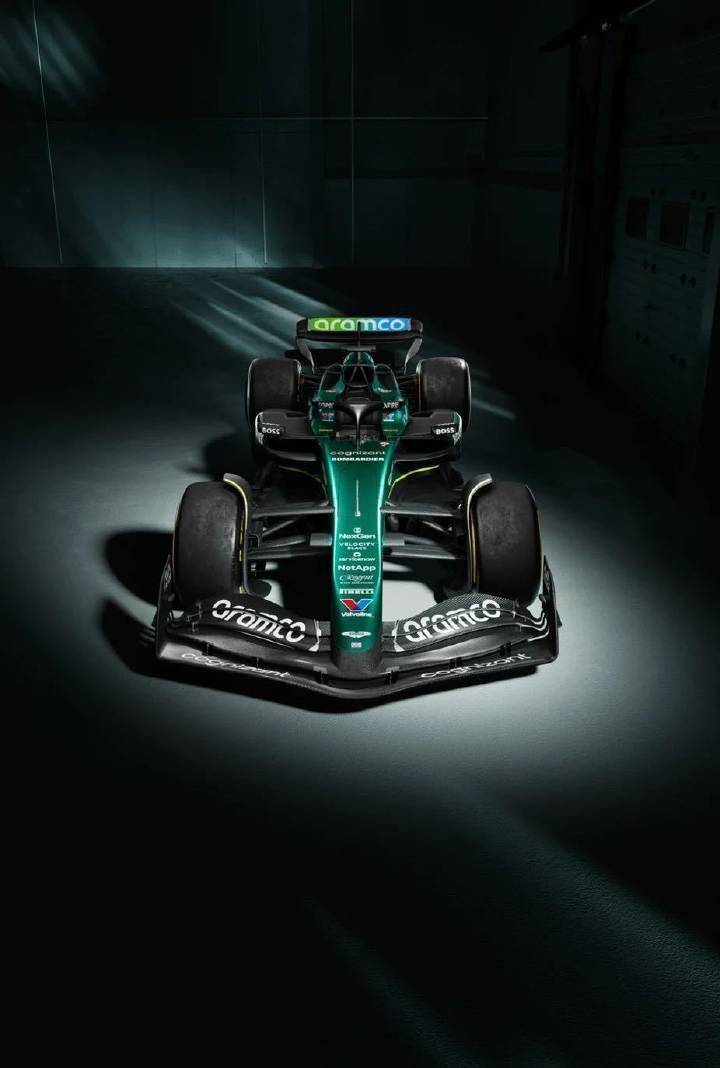 爱游戏大厅-阿斯顿马丁轻取索伯车队，汉密尔顿状态火热