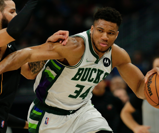 爱游戏娱乐-青岛队绝杀山西队，霍勒迪惊艳四座