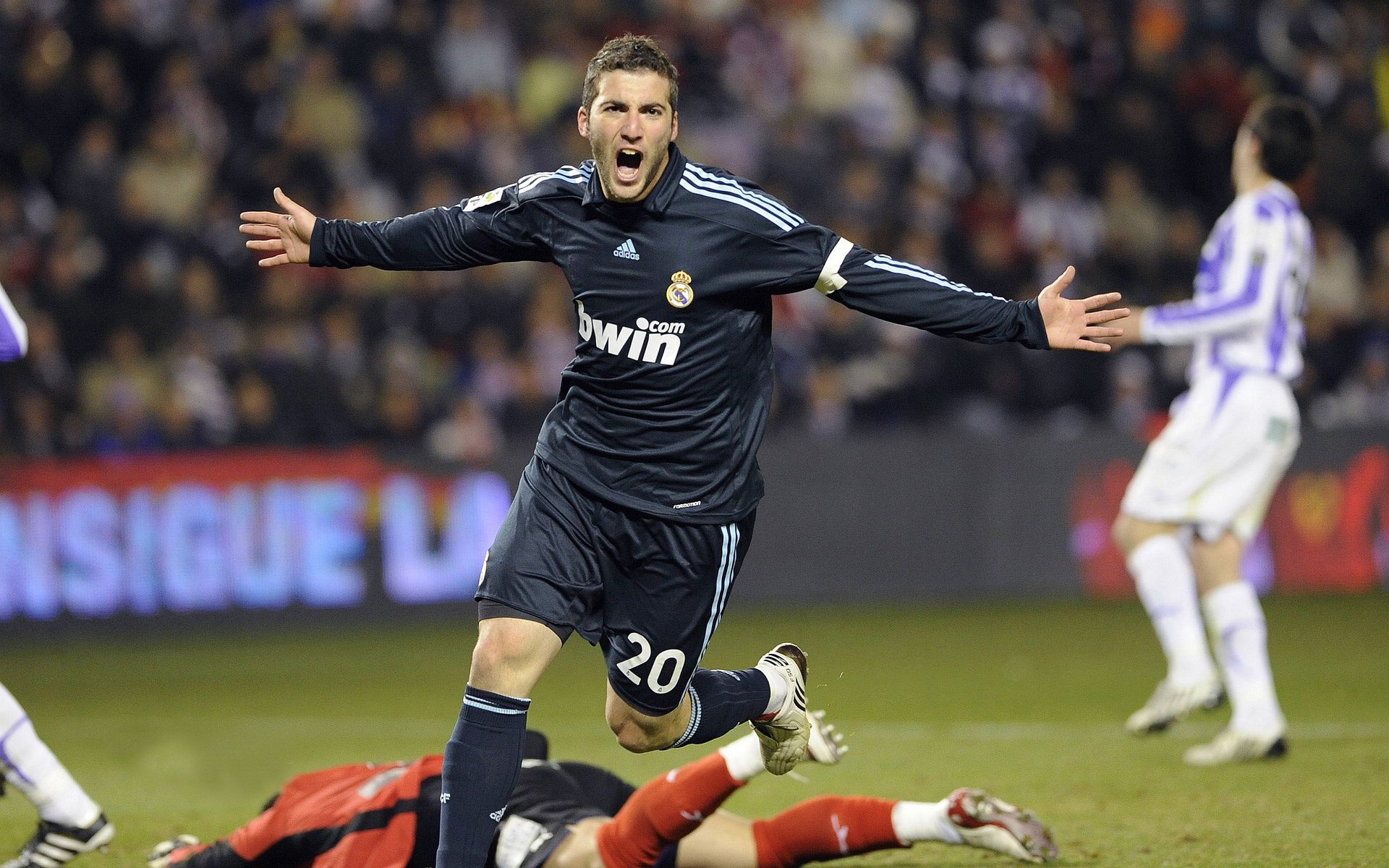 爱游戏下载-东决关键战之夜，厄德高存在感拉满，当足球成为北欧神话的现代回响