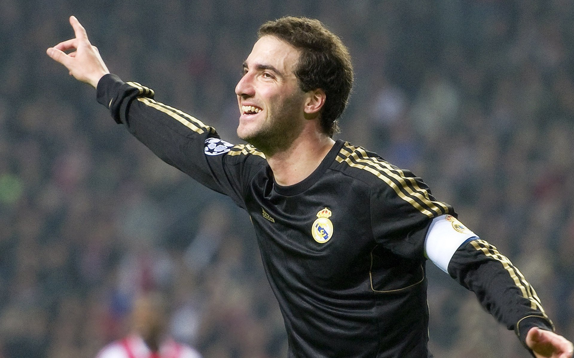 爱游戏大厅-伊布,从北欧孤狼到斯坦福桥的逆转风暴眼